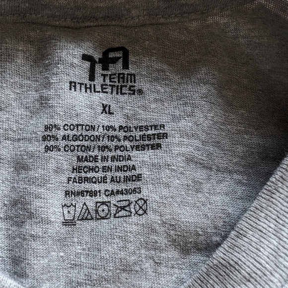 NEW St Louis Blues Boys Size XL Hockey Team Logo Long Sleeve T-Shirt - Picture 3 of 4